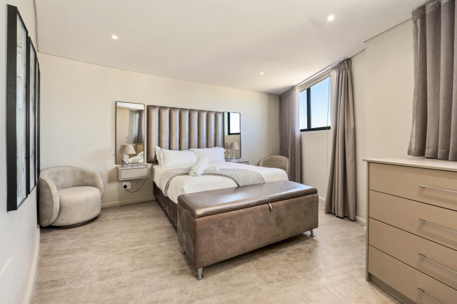 4 Bedroom Property for Sale in Bloubergstrand Western Cape